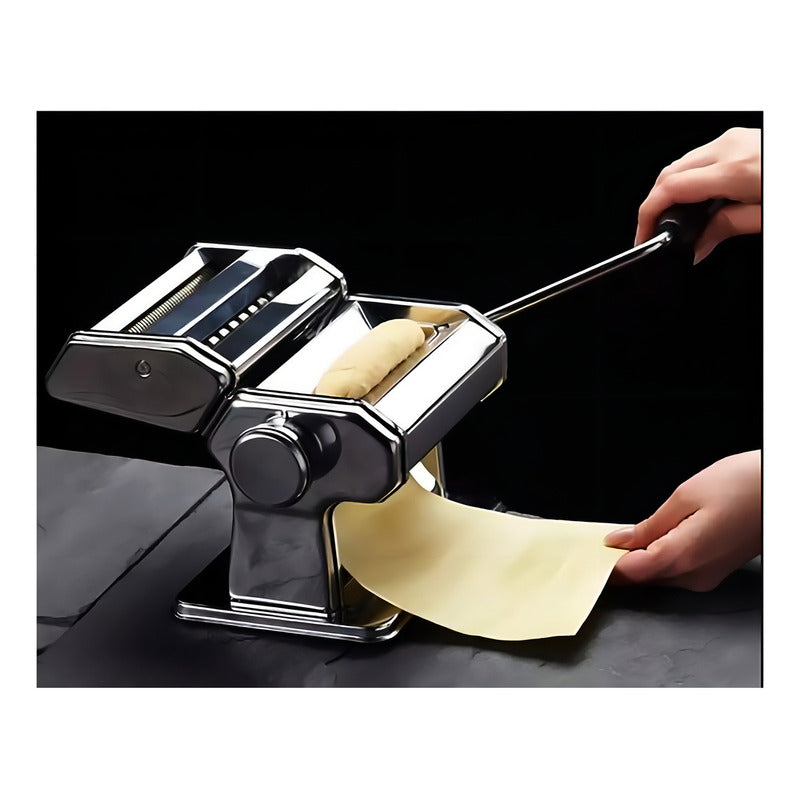 Maquina Para Hacer Pasta + Spaggetti + Cintas 3 En 1 Color Plateado